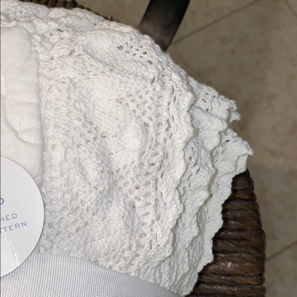 NWT Simply Shabby Chic Crochet Trim Linen Quilt - Picture 4 of 6